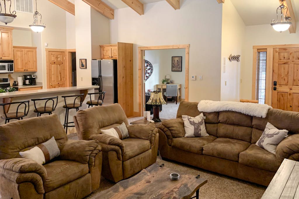 Spacious McCall Escape | Hot Tub & Fire Pit