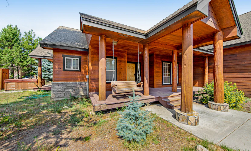 Spacious McCall Escape | Hot Tub & Fire Pit