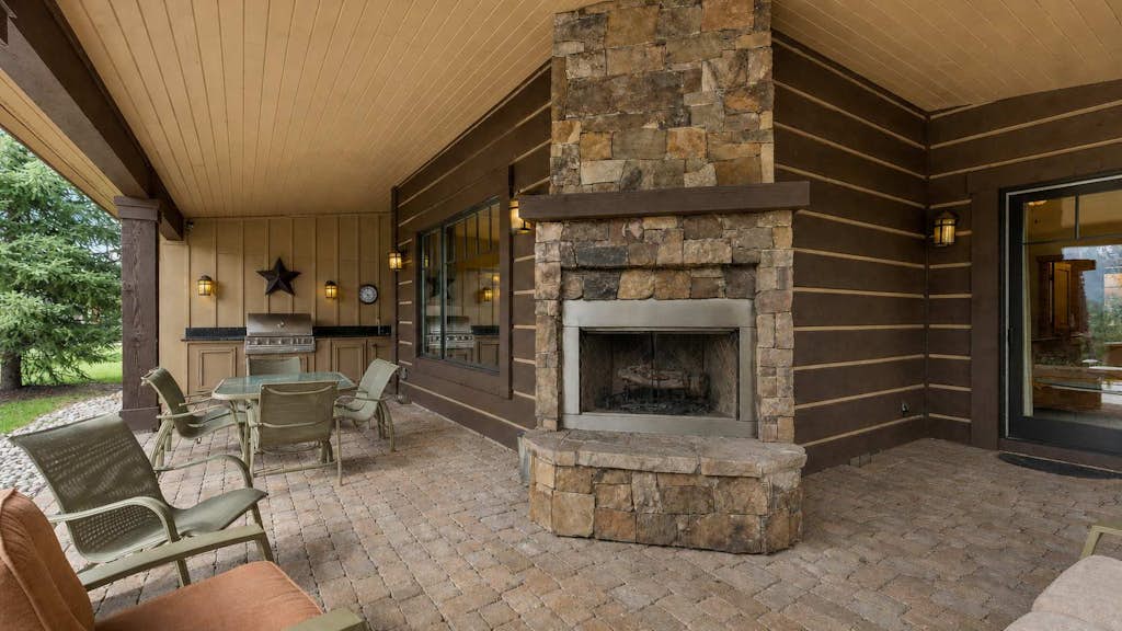 Luxury 3BR McCall Home | Outdoor Kitchen & River