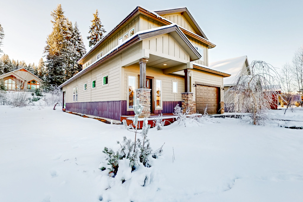 Rustic-Modern Home Near Golf & Skiing