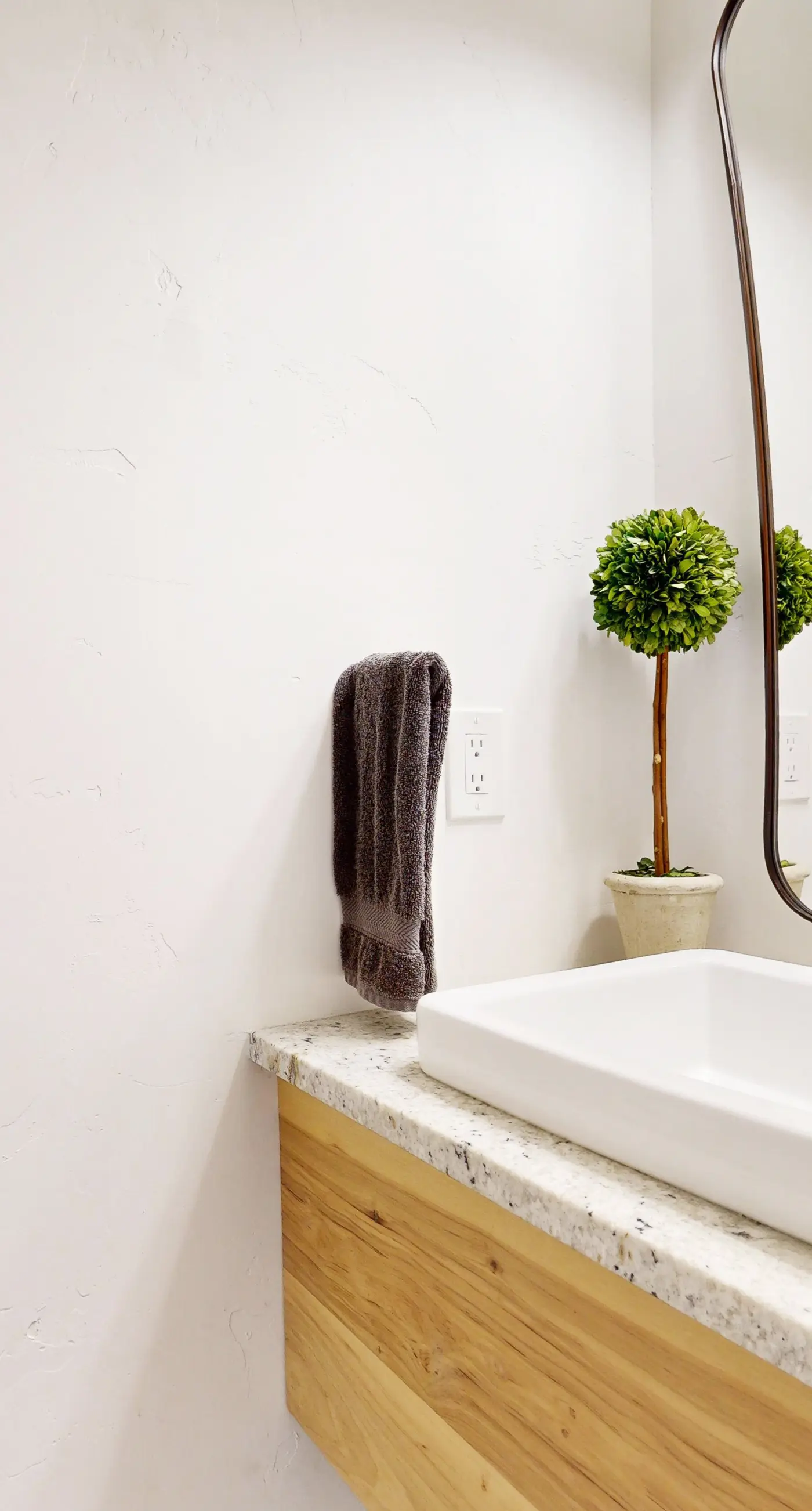 Boise Escape | Hot Tub, Deck & Central AC