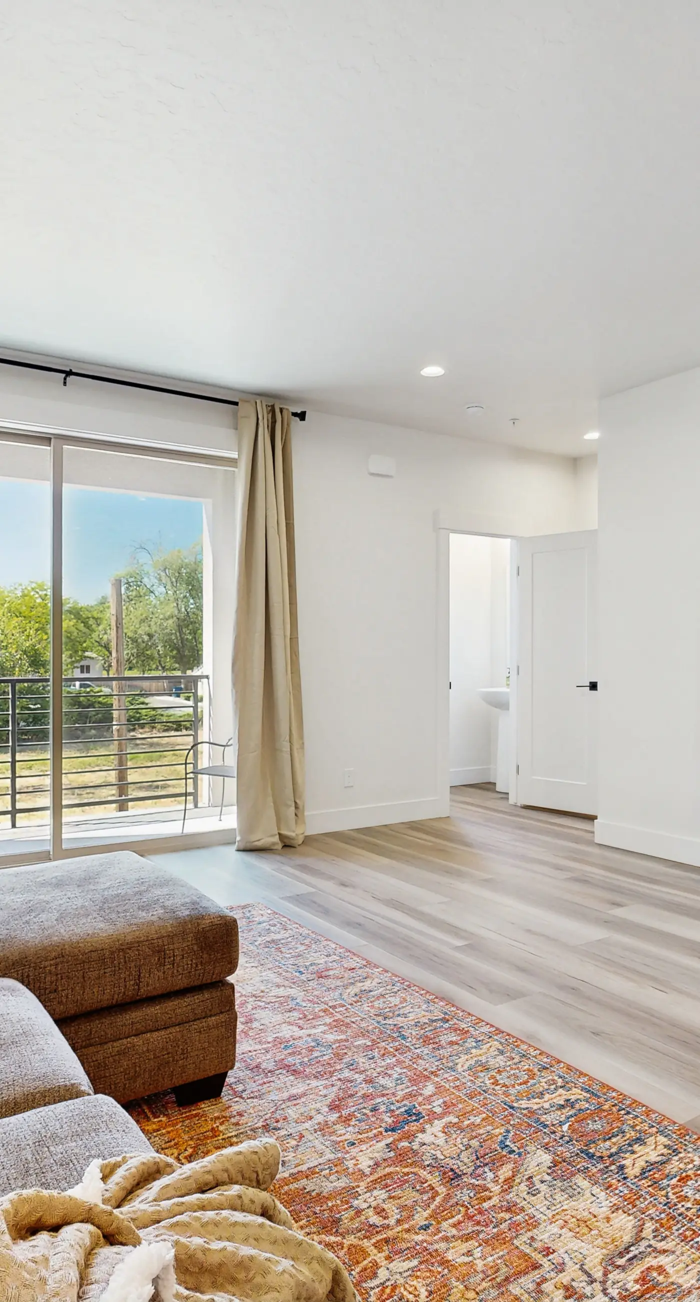 Modern Townhouse, Centrally Located Near BSU