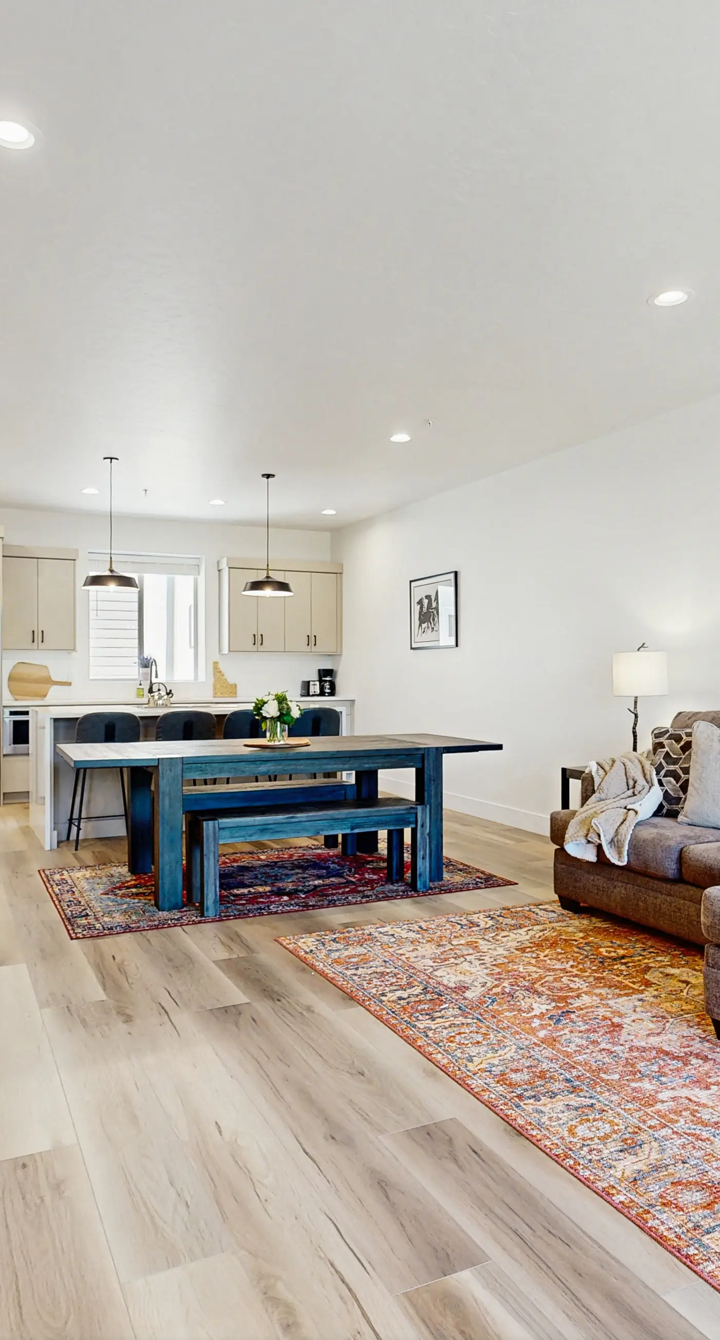 Modern Townhouse, Centrally Located Near BSU