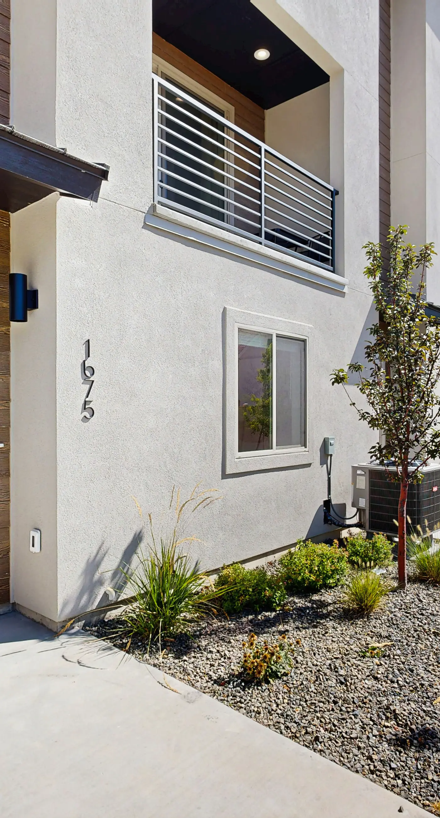 Modern Townhouse, Centrally Located Near BSU