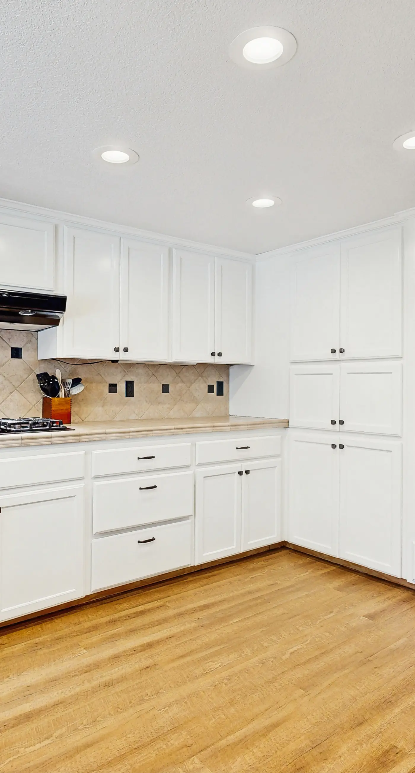 Fenced Yard Cabin | Hot Tub, Walk to Beach