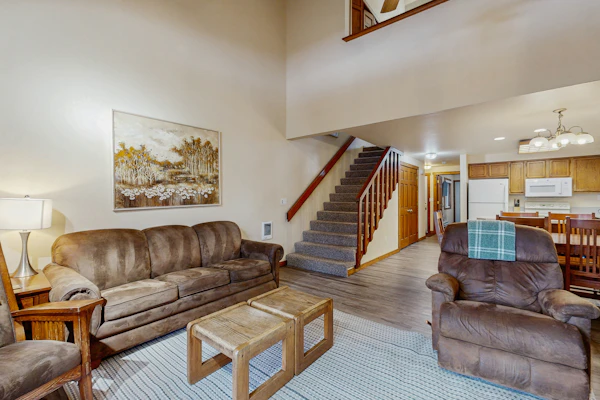 Cozy Condo Near Lake | Pool, Jetted Tub & Patio