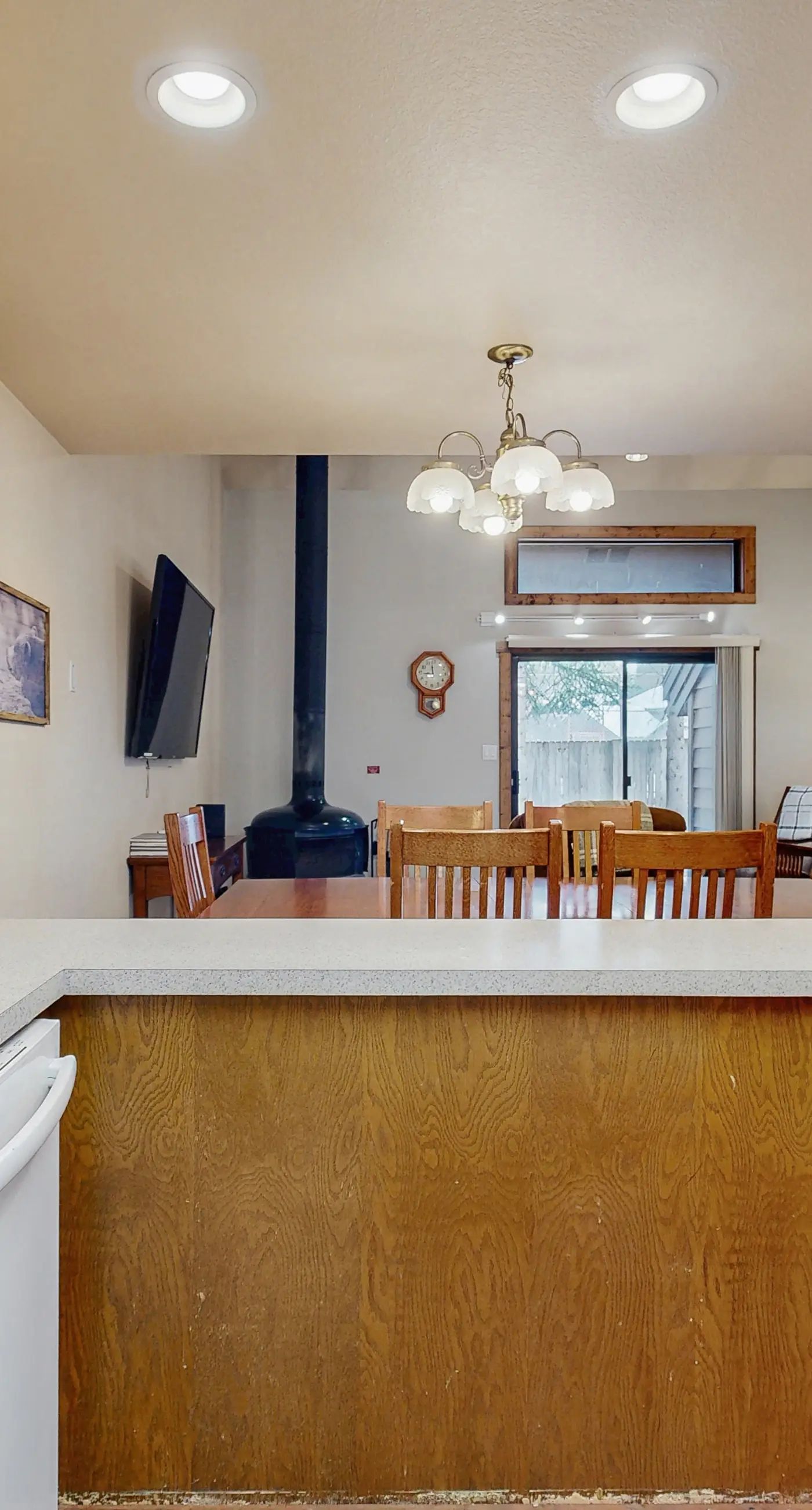 Cozy Condo Near Lake | Pool, Jetted Tub & Patio