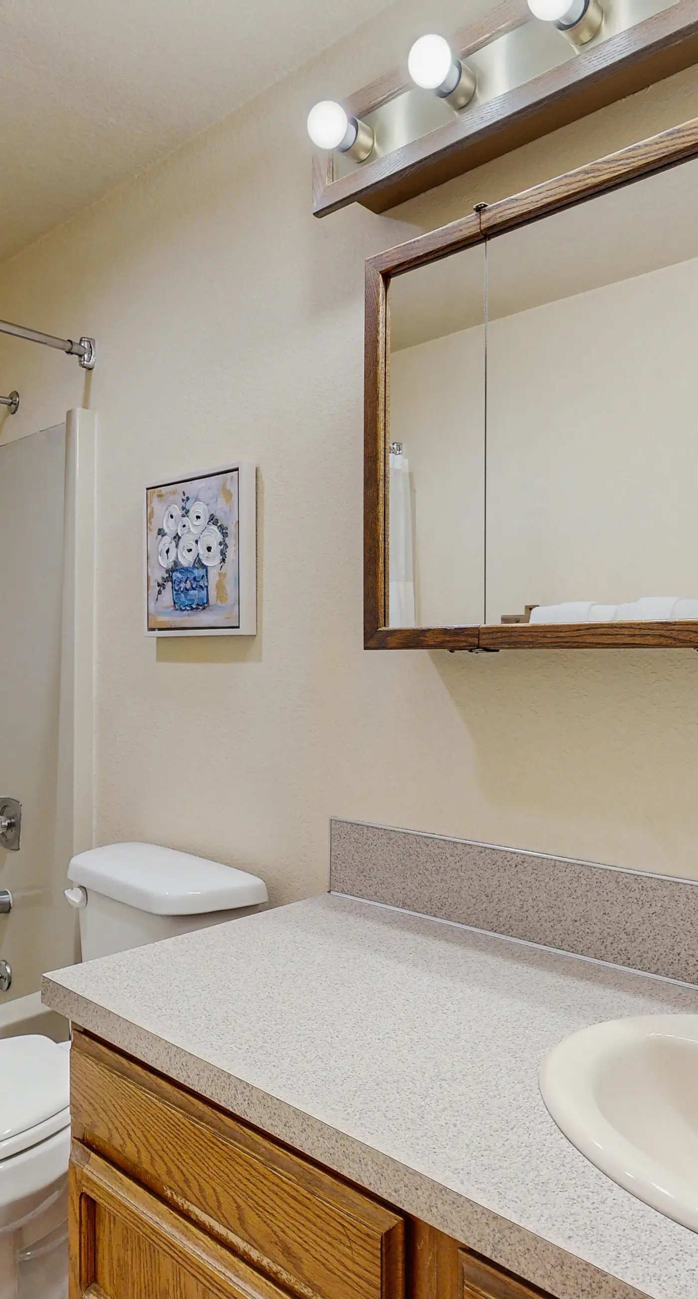 Cozy Condo Near Lake | Pool, Jetted Tub & Patio