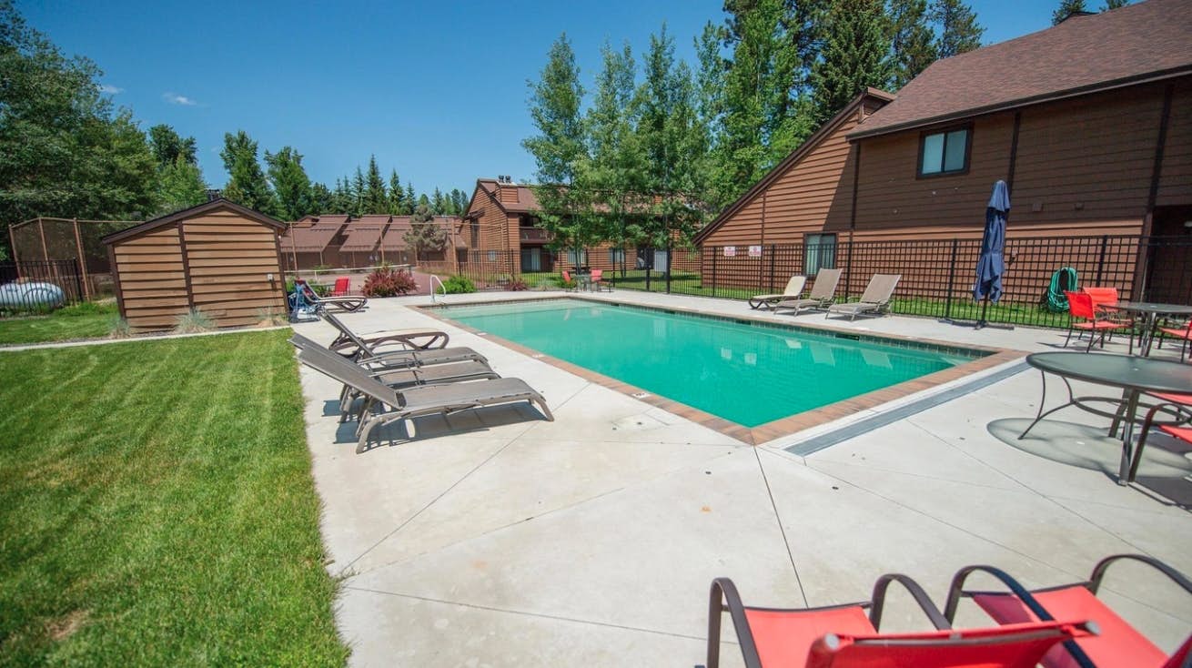 Bright McCall Condo | Pool, Tennis & Fireplace