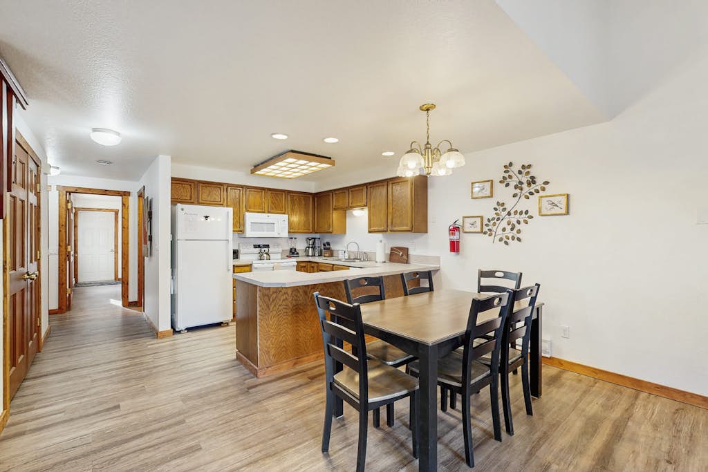 Bright McCall Condo | Pool, Tennis & Fireplace