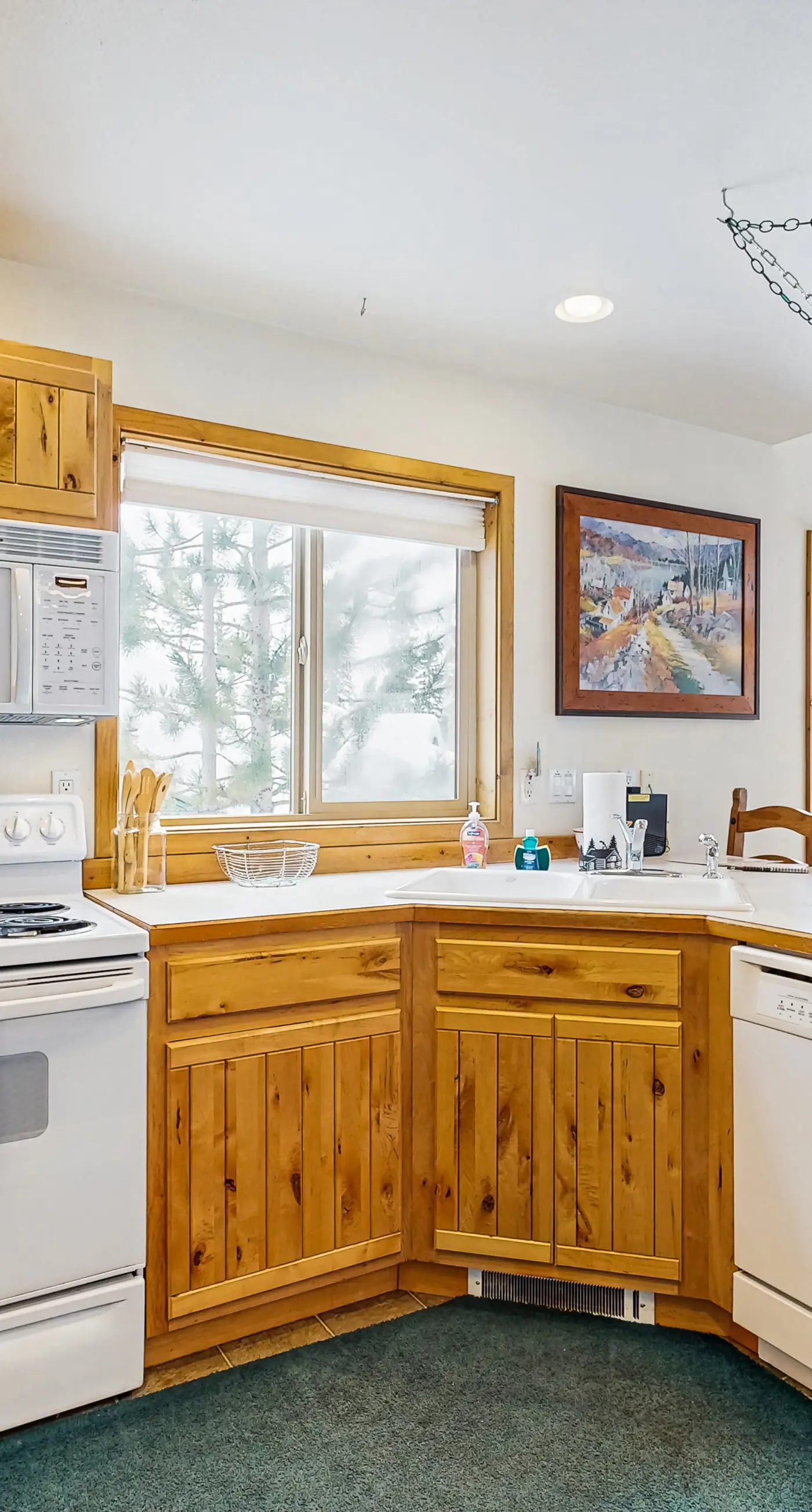 Spring Mountain Condo: Pool, Gym & Slopes