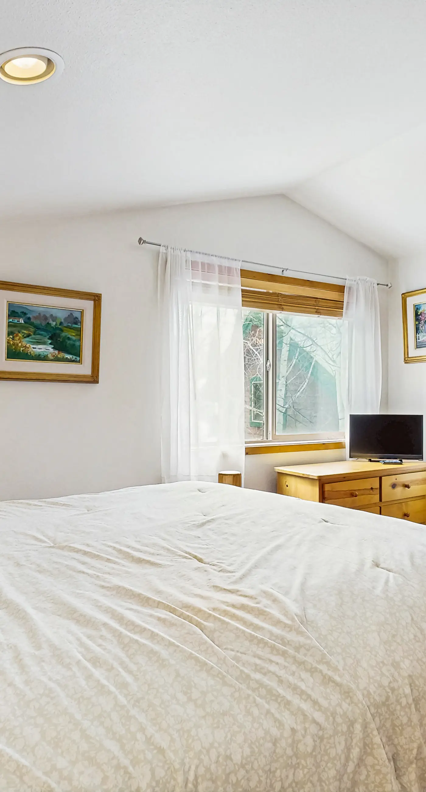 Spring Mountain Condo: Pool, Gym & Slopes