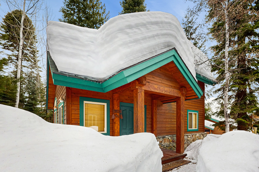 Spring Mountain Condo: Pool, Gym & Slopes