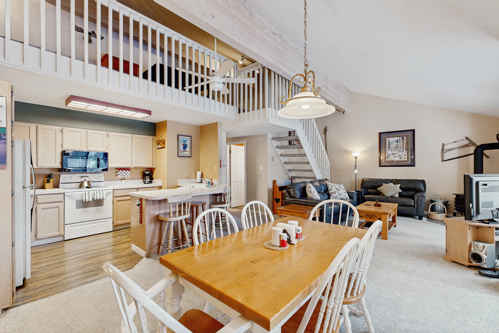 McCall Mountain Condo: Pool, Sauna & Deck