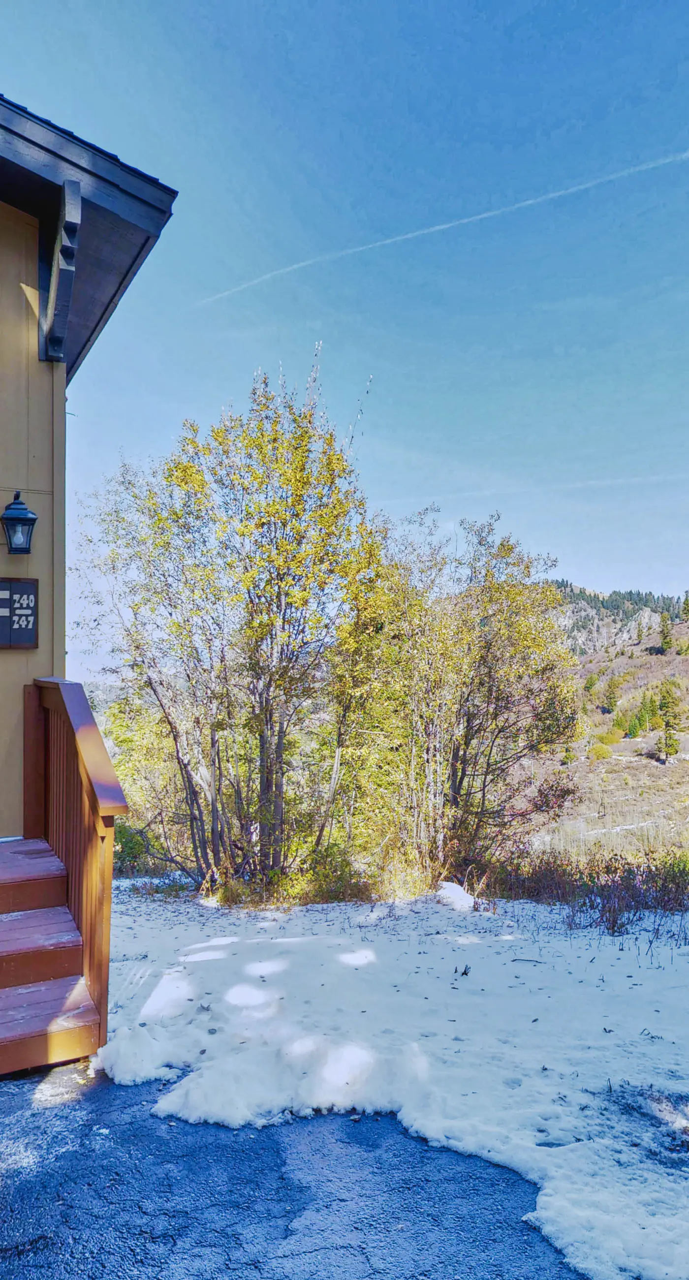 Ski-In/Out Retreat - Trailhead & Mountain Views