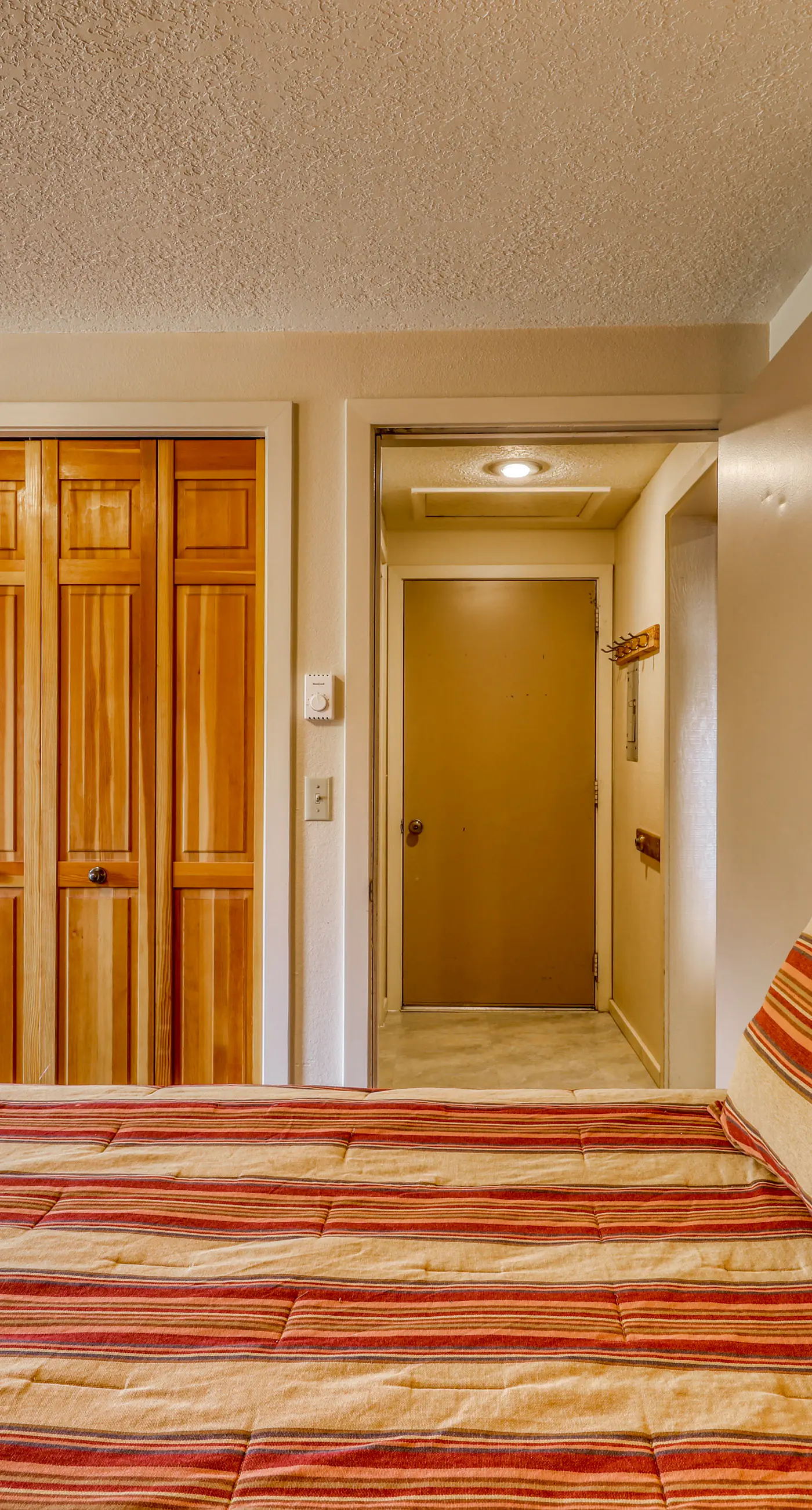 Ski-In/Out Retreat - Trailhead & Mountain Views