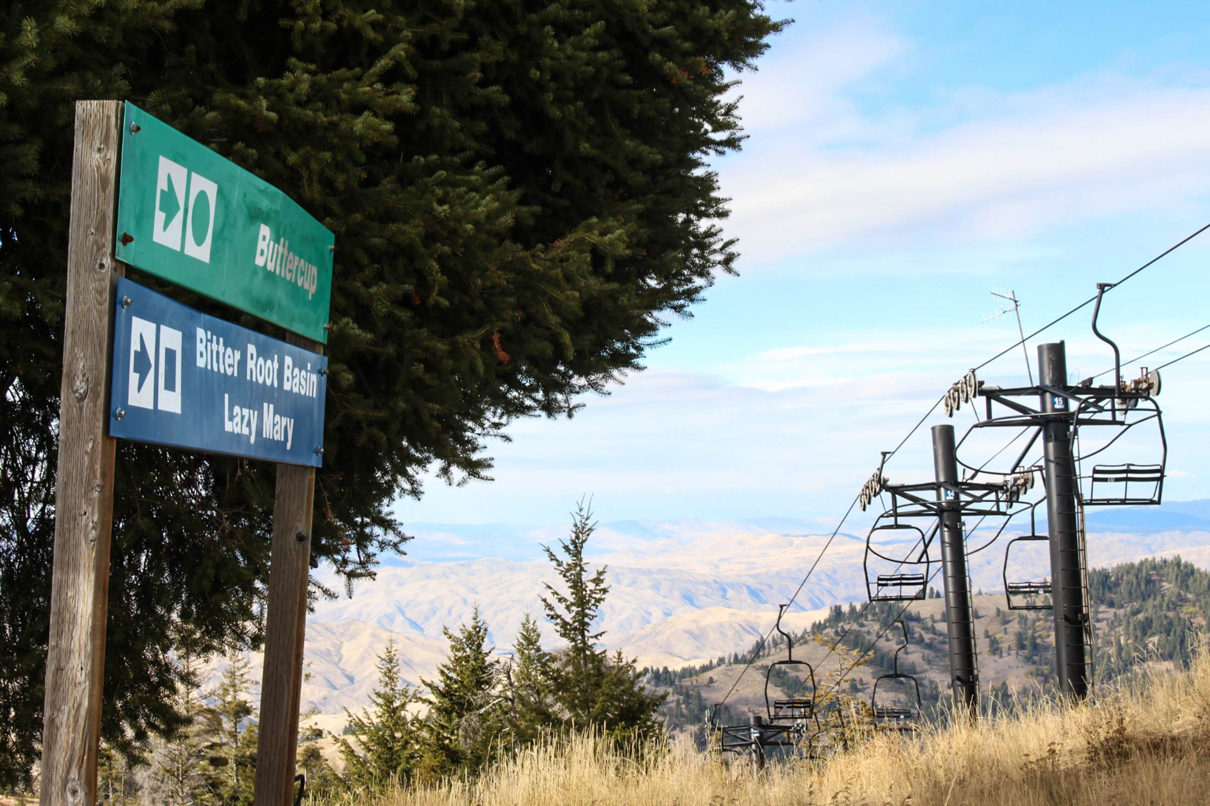 Ski-In/Out Retreat - Trailhead & Mountain Views