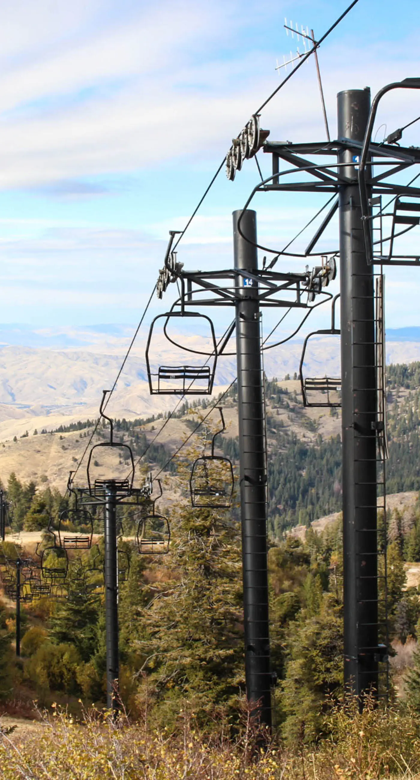 Ski-In/Out Retreat - Trailhead & Mountain Views