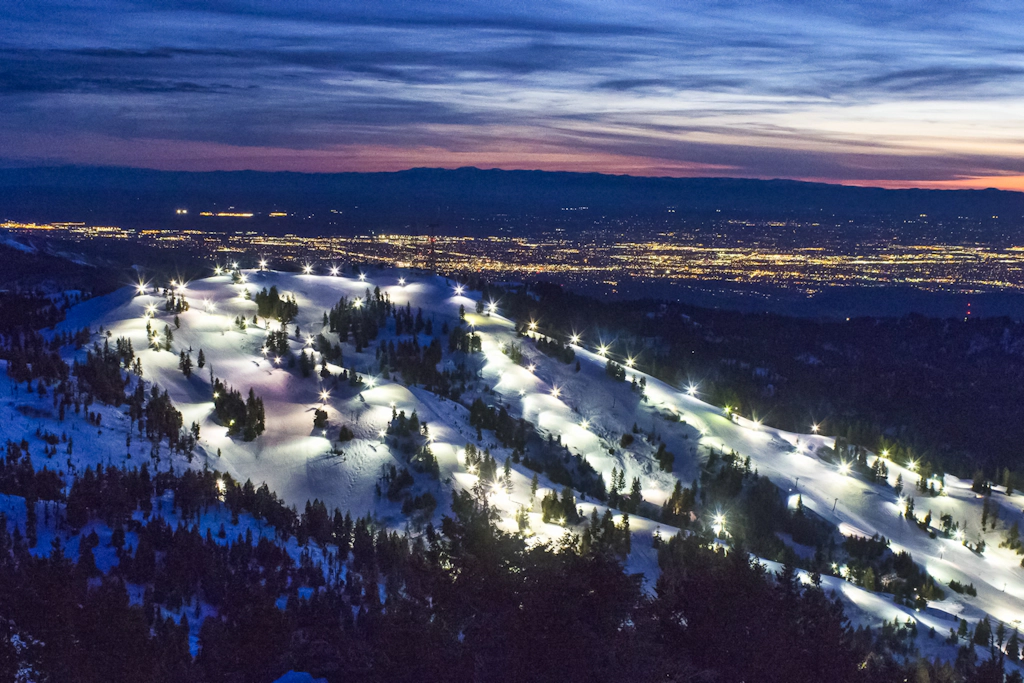 Mountain Condo Ski Access & Sunset Deck