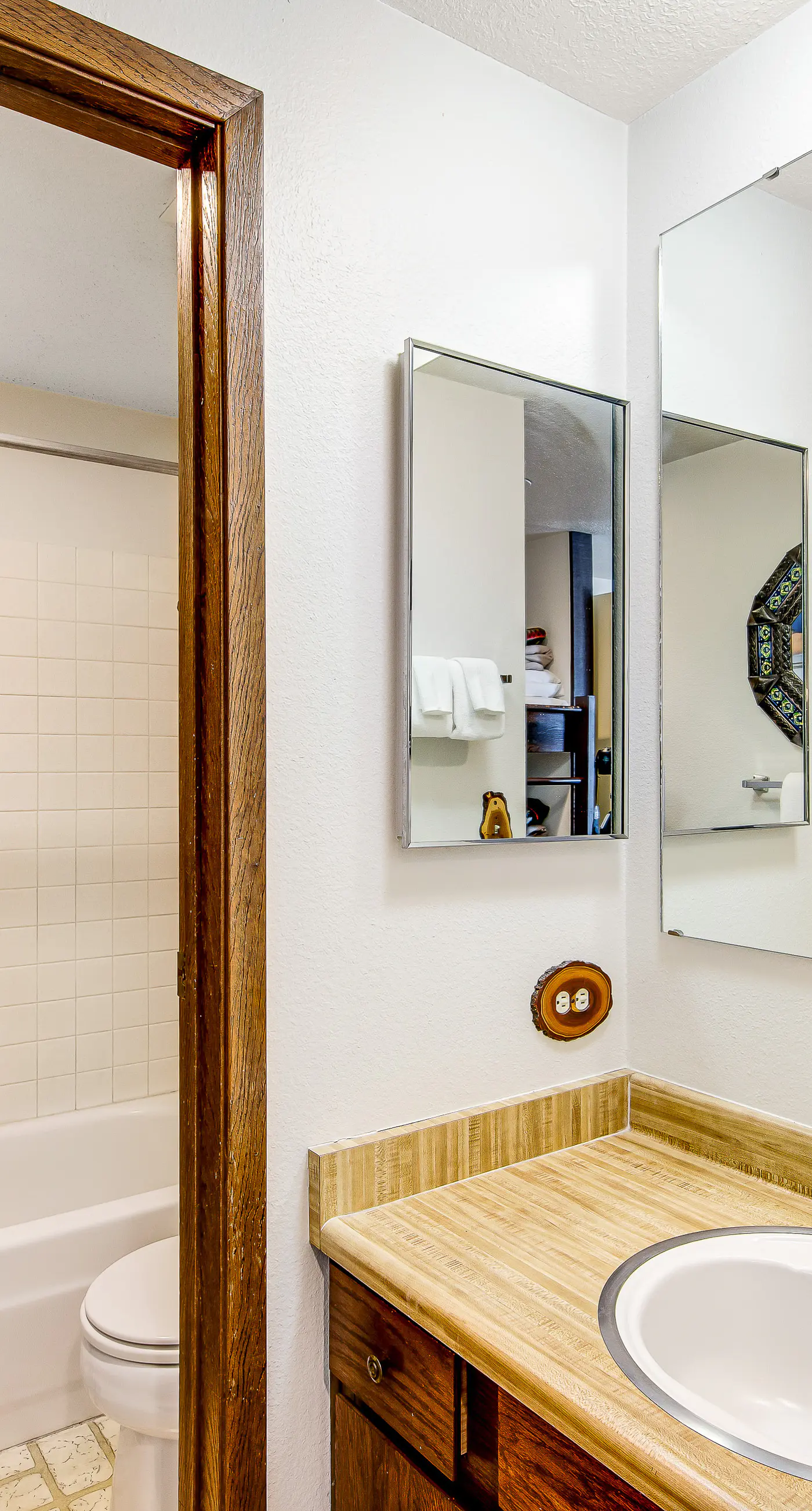 Mountain Condo: Ski Access & Sunset Deck