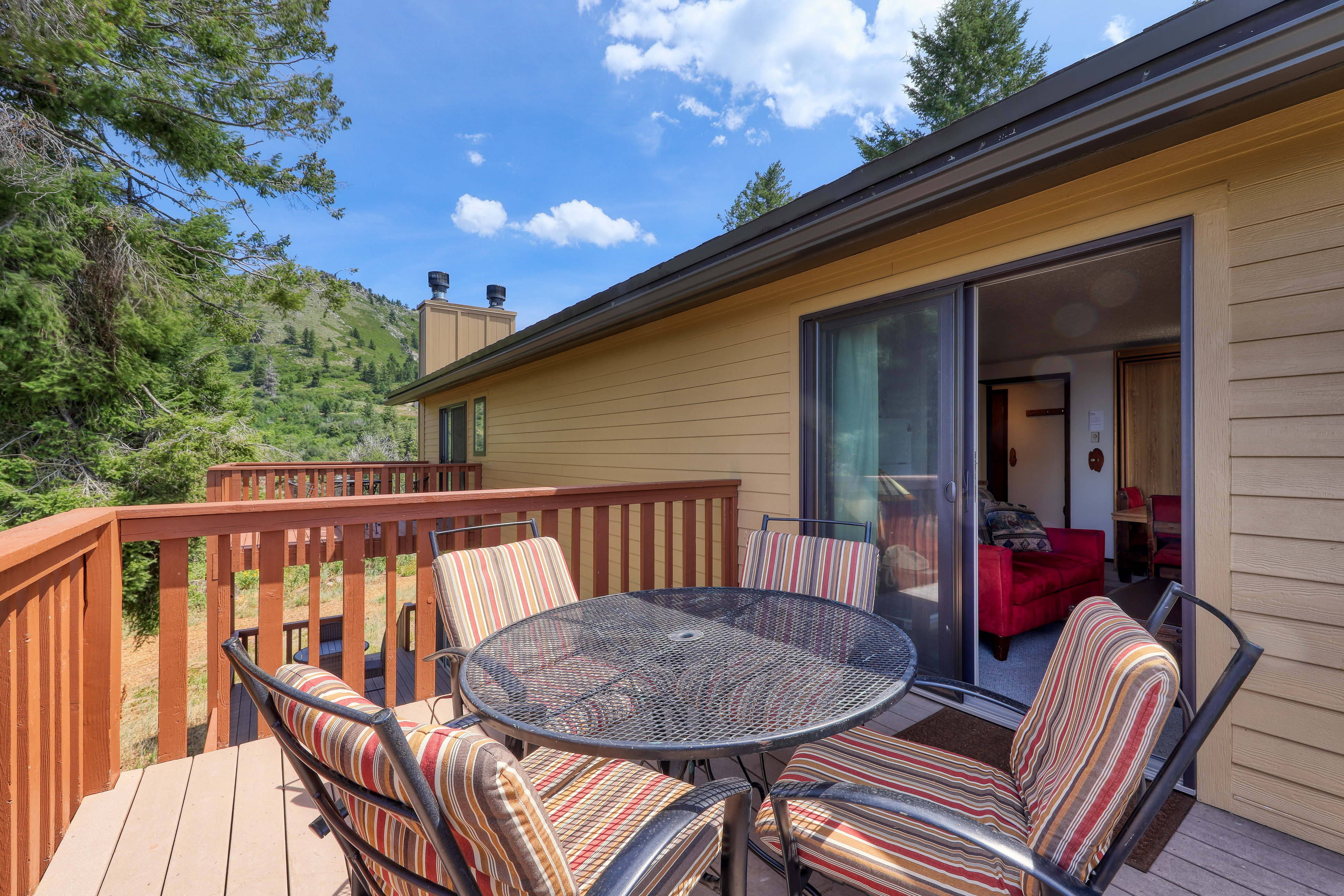 Mountain Condo: Ski Access & Sunset Deck