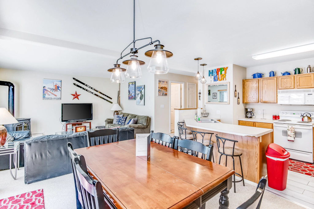 Central McCall Retreat - Pool & Tennis Courts