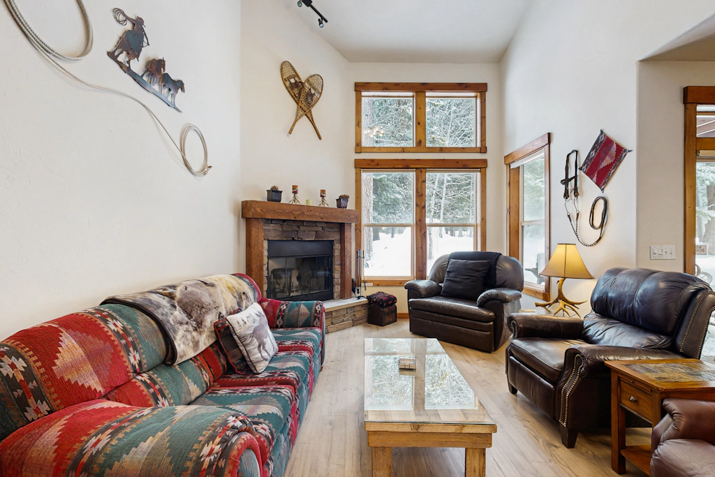 Golf Course Condo | Pool, Hot Tub & Beach Nearby