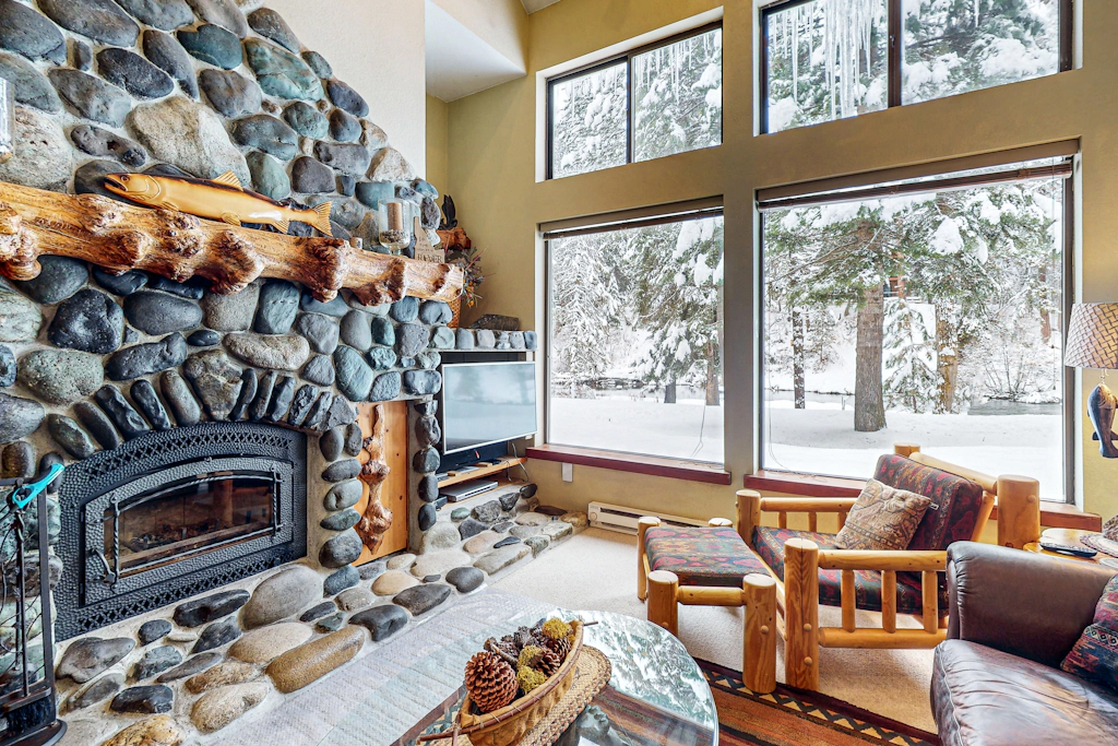 Family Retreat - Pool, Tennis & Lake Access