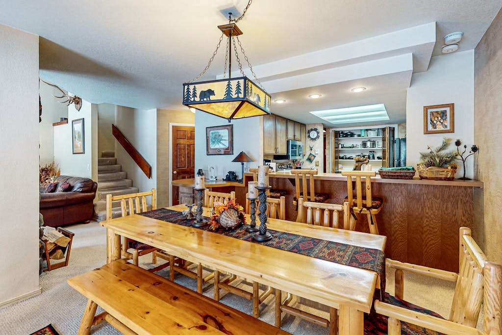 Family Retreat - Pool, Tennis & Lake Access