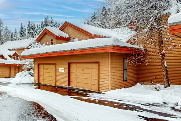 Family Retreat - Pool, Tennis & Lake Access