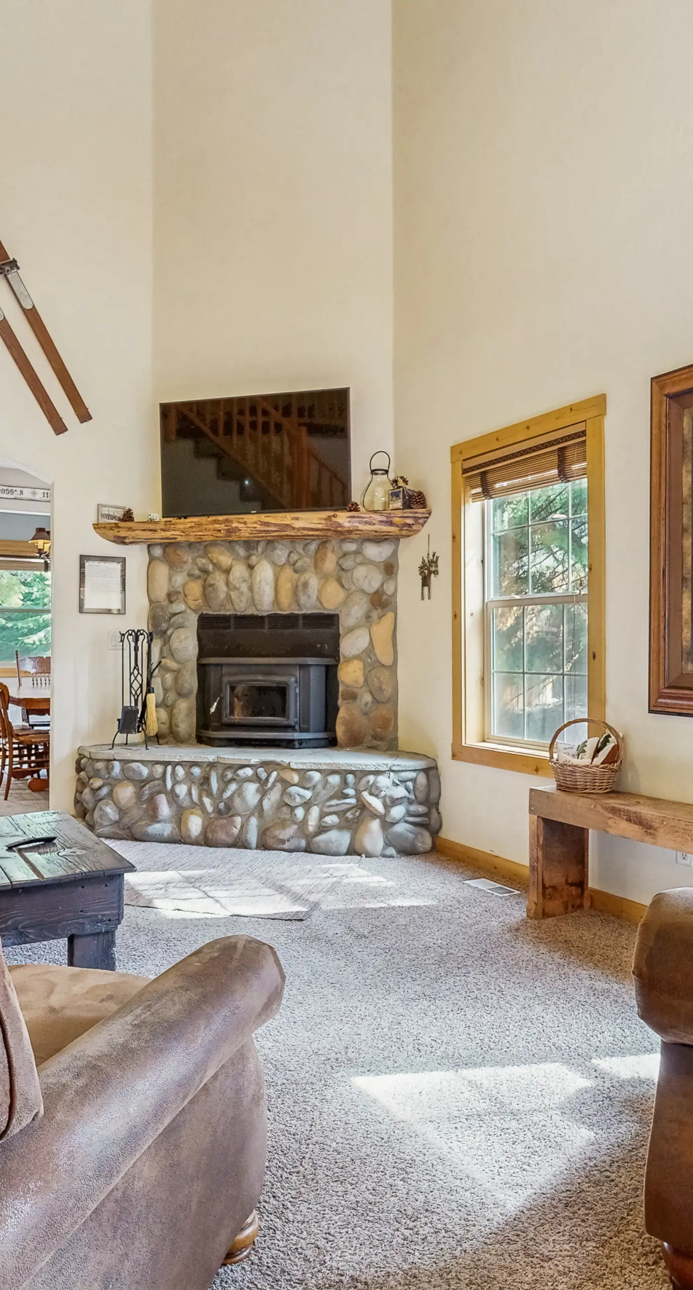 Charming McCall Cabin With Hot Tub, Fenced Backyard