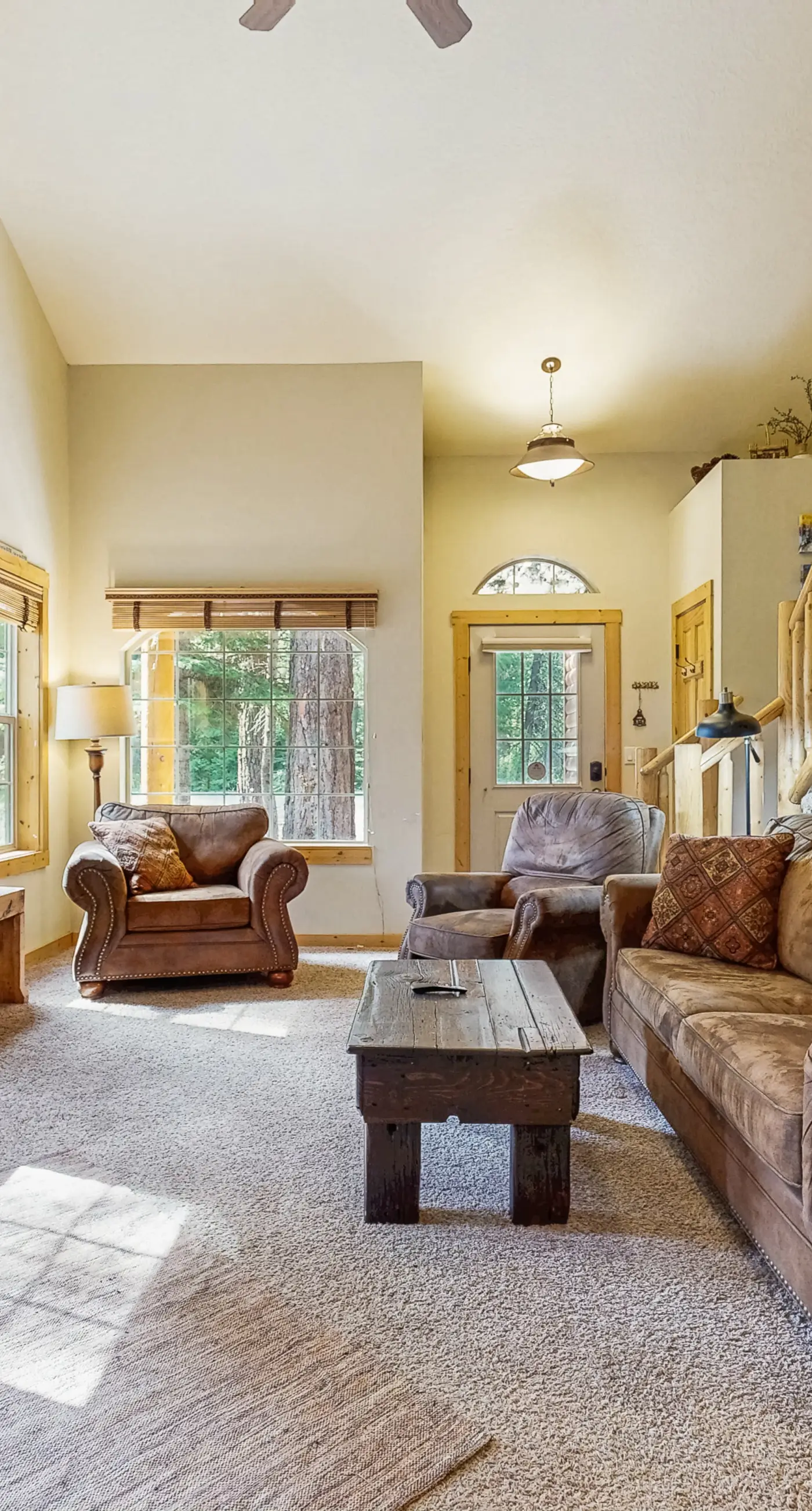 Charming McCall Cabin With Hot Tub, Fenced Backyard