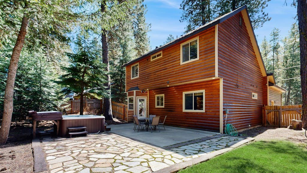 Charming McCall Cabin | Hot Tub & Fenced Yard