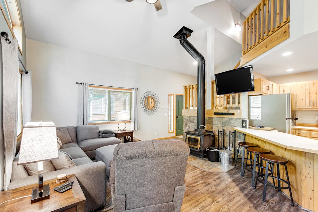 McCall Home Pool, Hot Tub & Gym Access