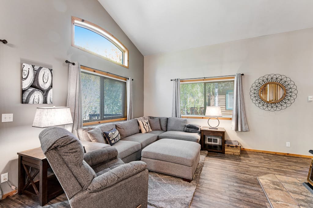 McCall Home Pool, Hot Tub & Gym Access