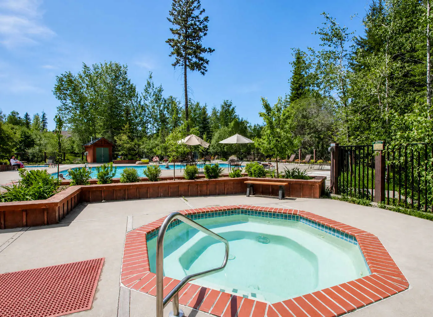 Cozy 3BR McCall Cabin | Pool, Hot Tub Access
