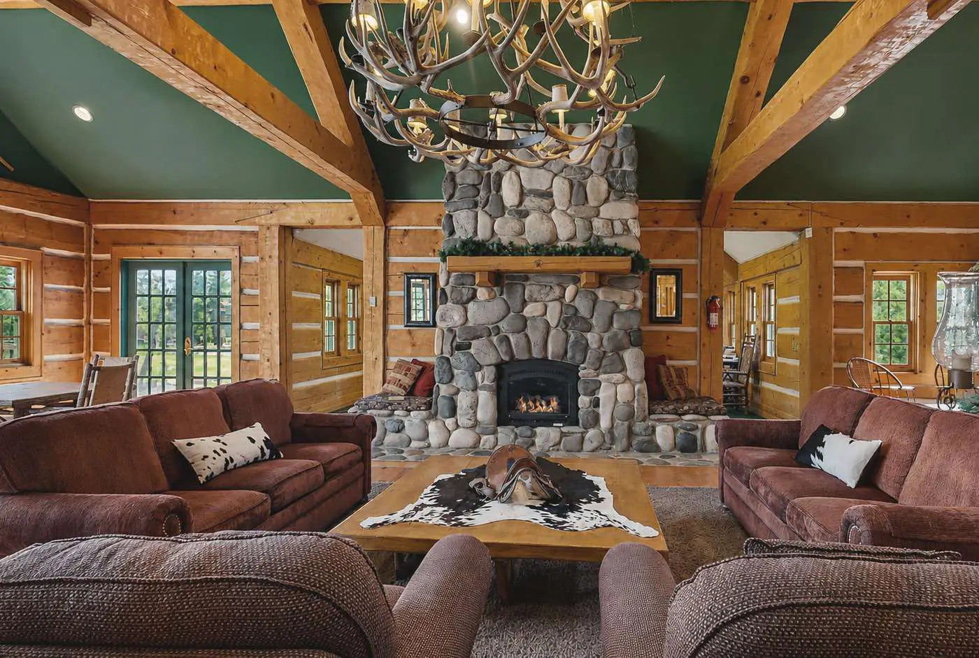 Cozy 3BR McCall Cabin | Pool, Hot Tub Access