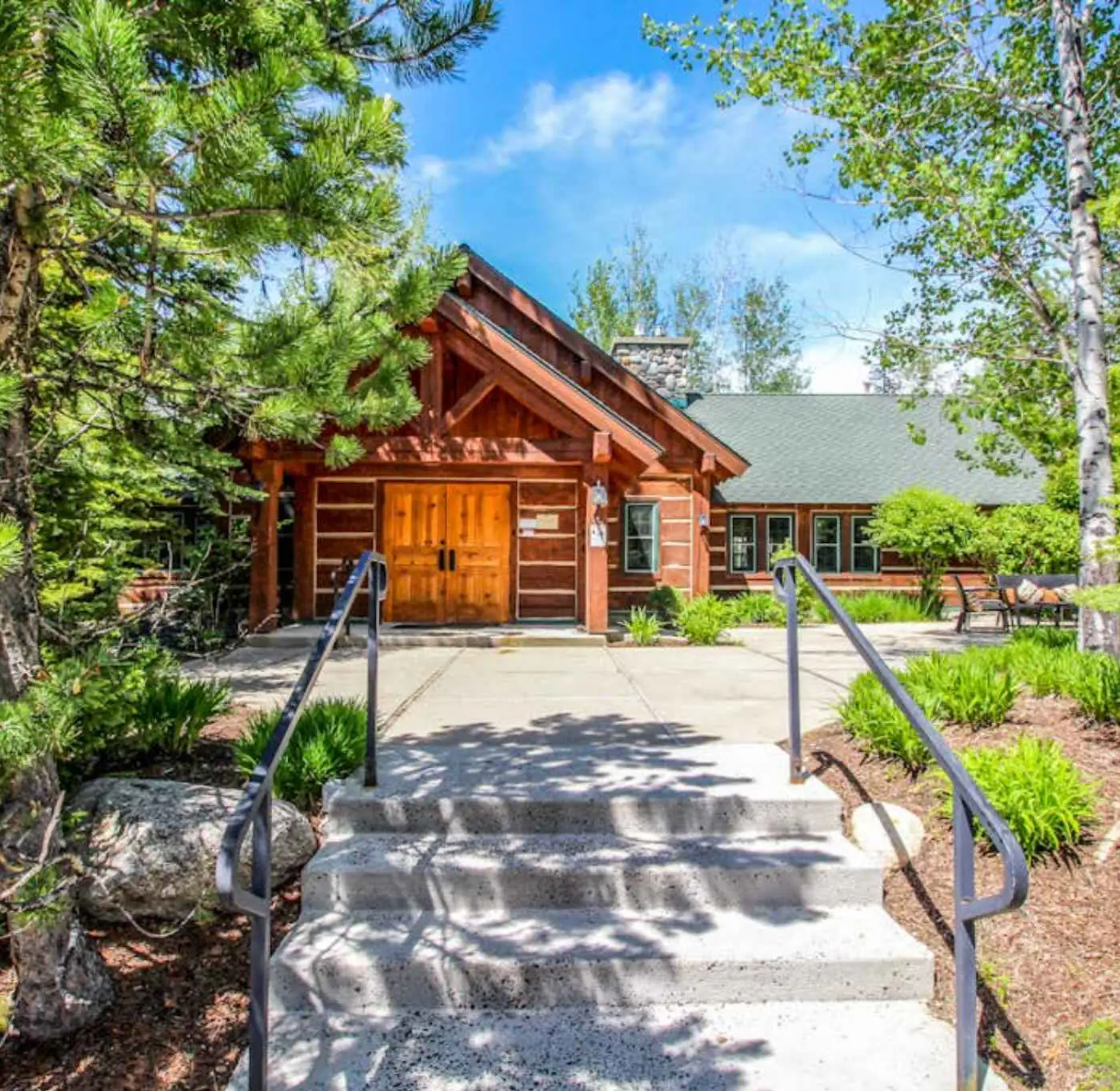 Cozy 3BR McCall Cabin | Pool, Hot Tub Access