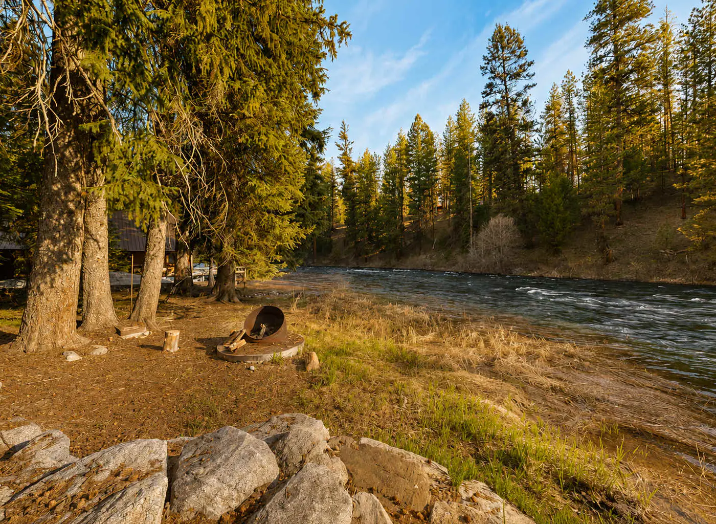 Payette Riverfront Retreat, Hot Tub, Sauna, Views 
