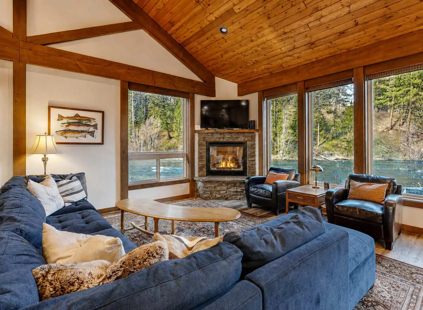 Payette Riverfront Retreat, Hot Tub, Sauna, Views 