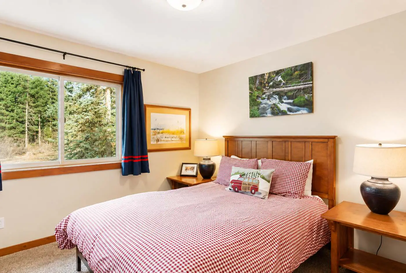 Payette Riverfront Retreat, Hot Tub, Sauna, Views 