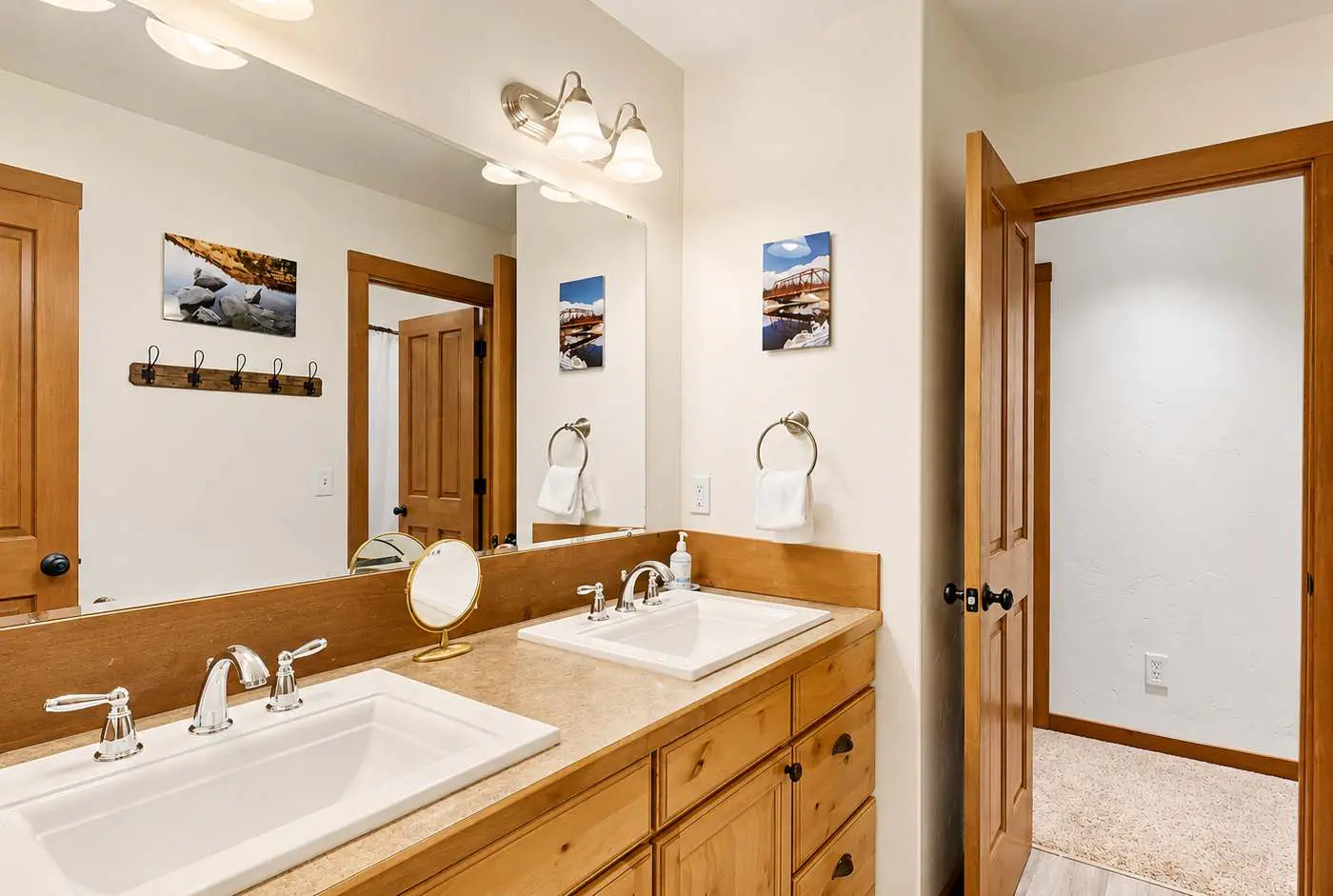 Payette Riverfront Retreat, Hot Tub, Sauna, Views 