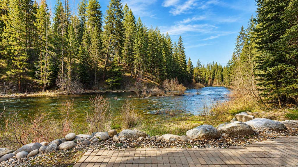 Payette Riverfront Retreat, Hot Tub, Sauna, Views 