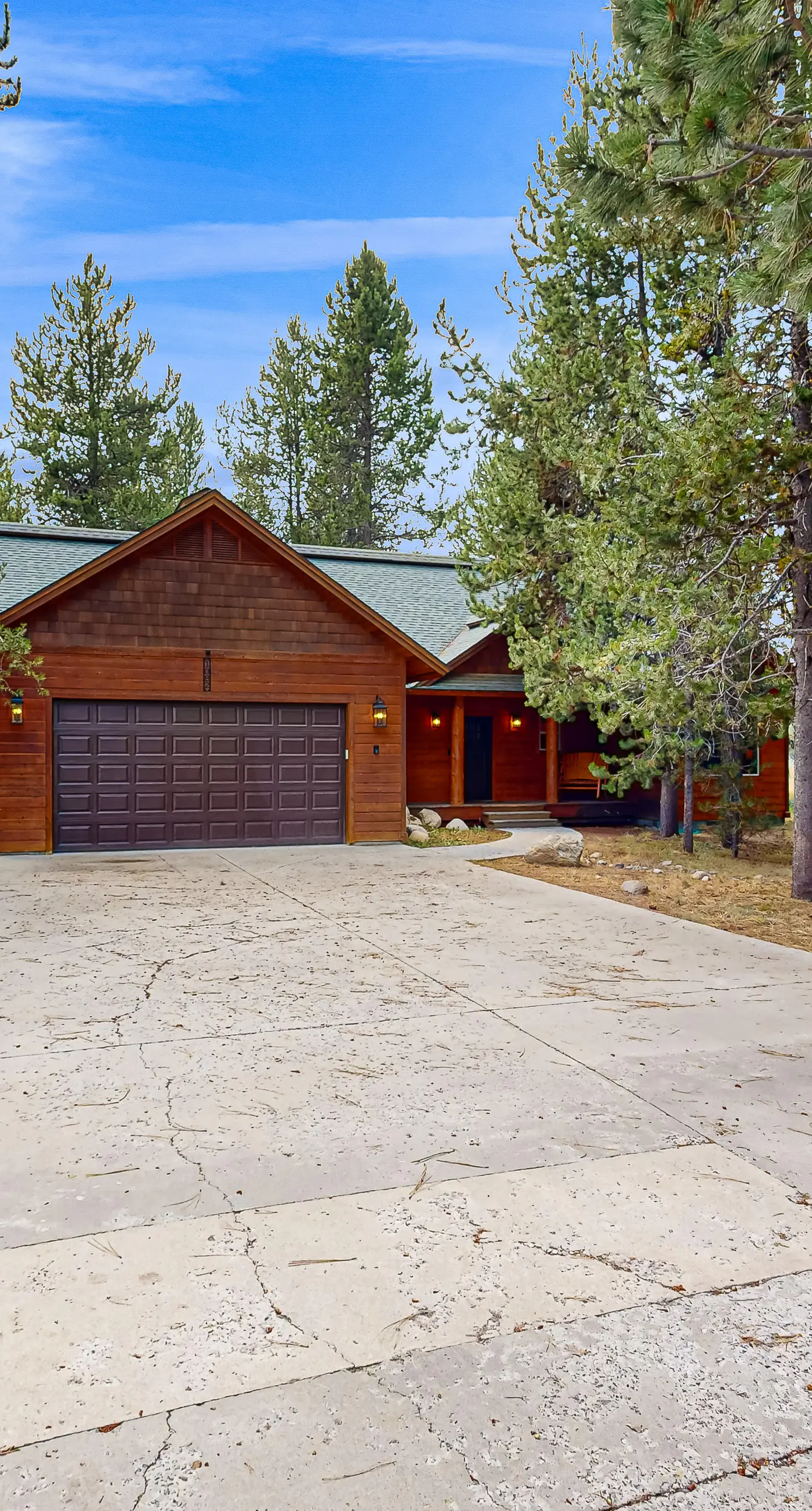 Modern Mountain Cabin 2 Miles to Downtown