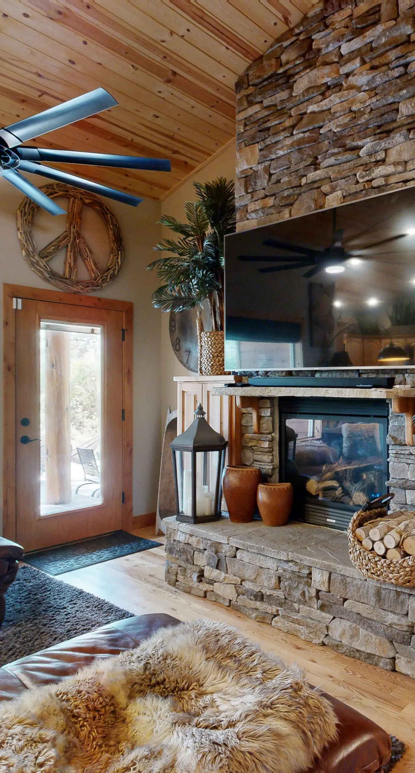 Modern Mountain Cabin 2 Miles to Downtown