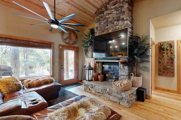 Modern Mountain Cabin | 2 Miles to Downtown