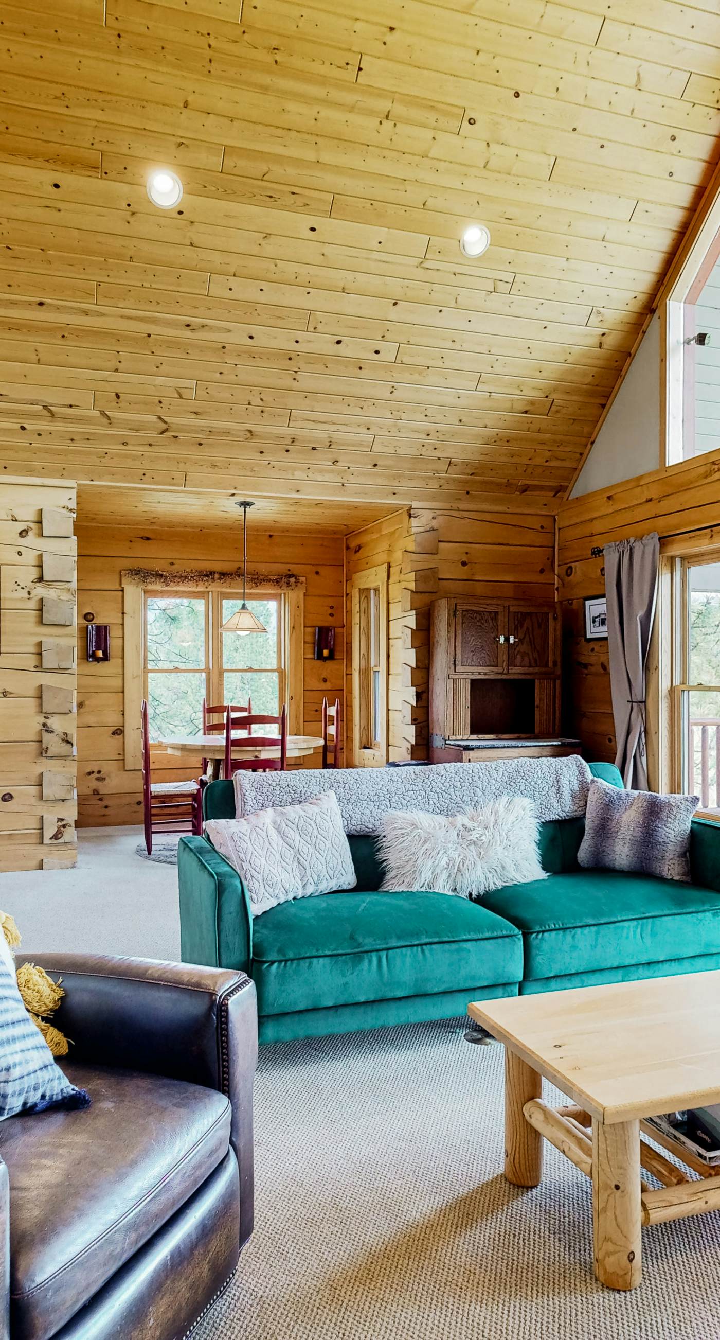 Mountain Retreat with Pool & Golf Access