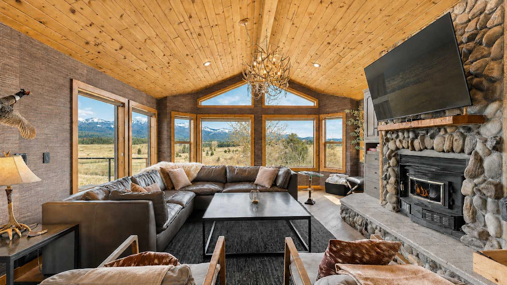 Luxury Mountain View Retreat | Hot Tub & Game Room