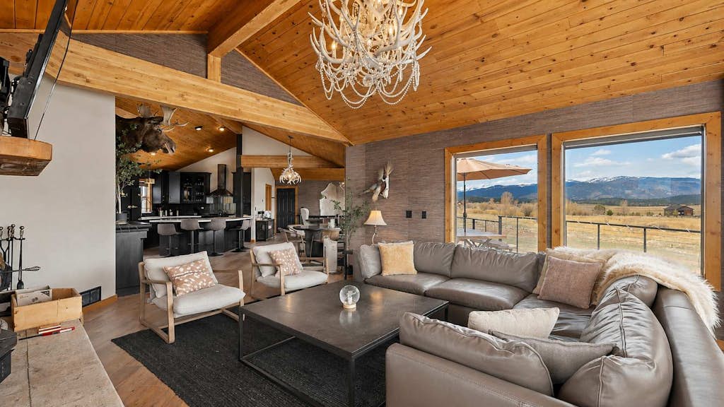 Luxury Mountain View Retreat | Hot Tub & Game Room