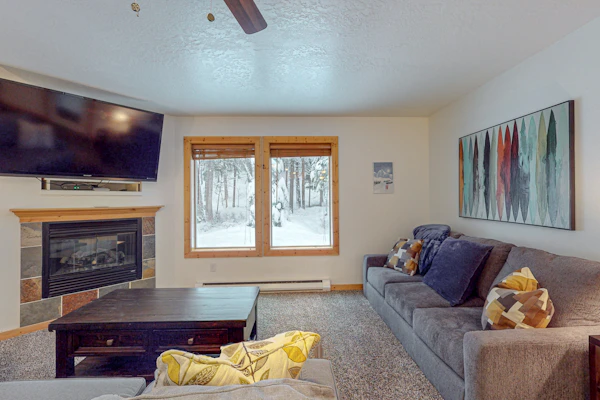 Cozy McCall Condo Near Lake & Skiing